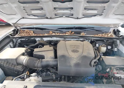 2018 Toyota Tacoma Trd Sport z USA, uszkodzony, nr VIN 3TMCZ5AN4JM145972